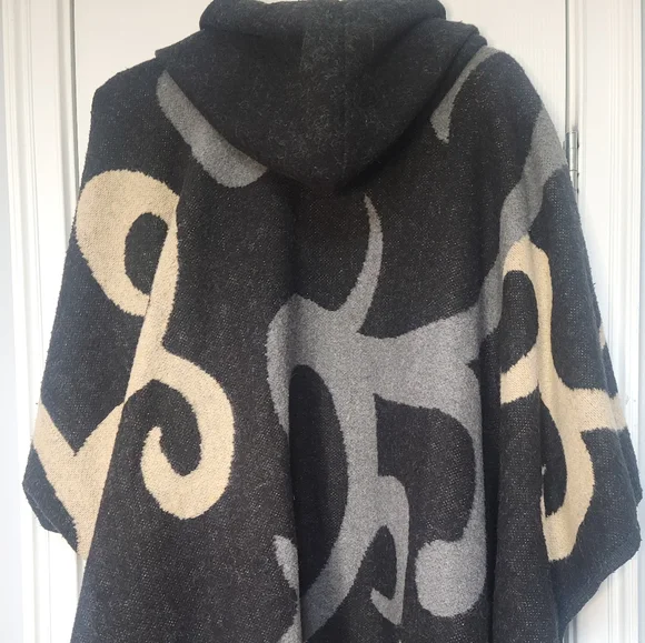 Hooded Poncho/ FOR CONNIE - Picture 2 of 3